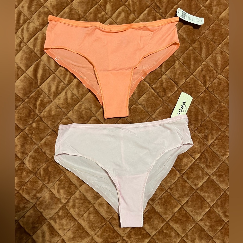 Soma cheeky hipster style panties. NWT